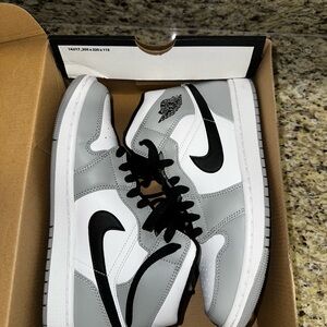 Air Jordan 1 Mid- Smoke Gray